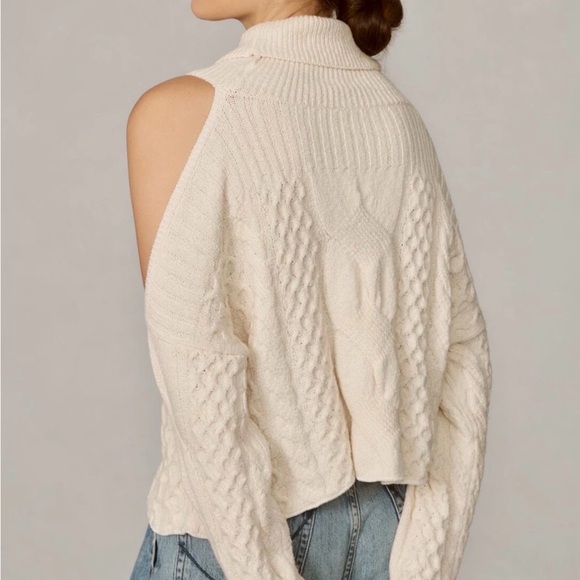 Anthropologie Cold shoulder Turtleneck Sweater - Cream medium - Picture 7 of 7